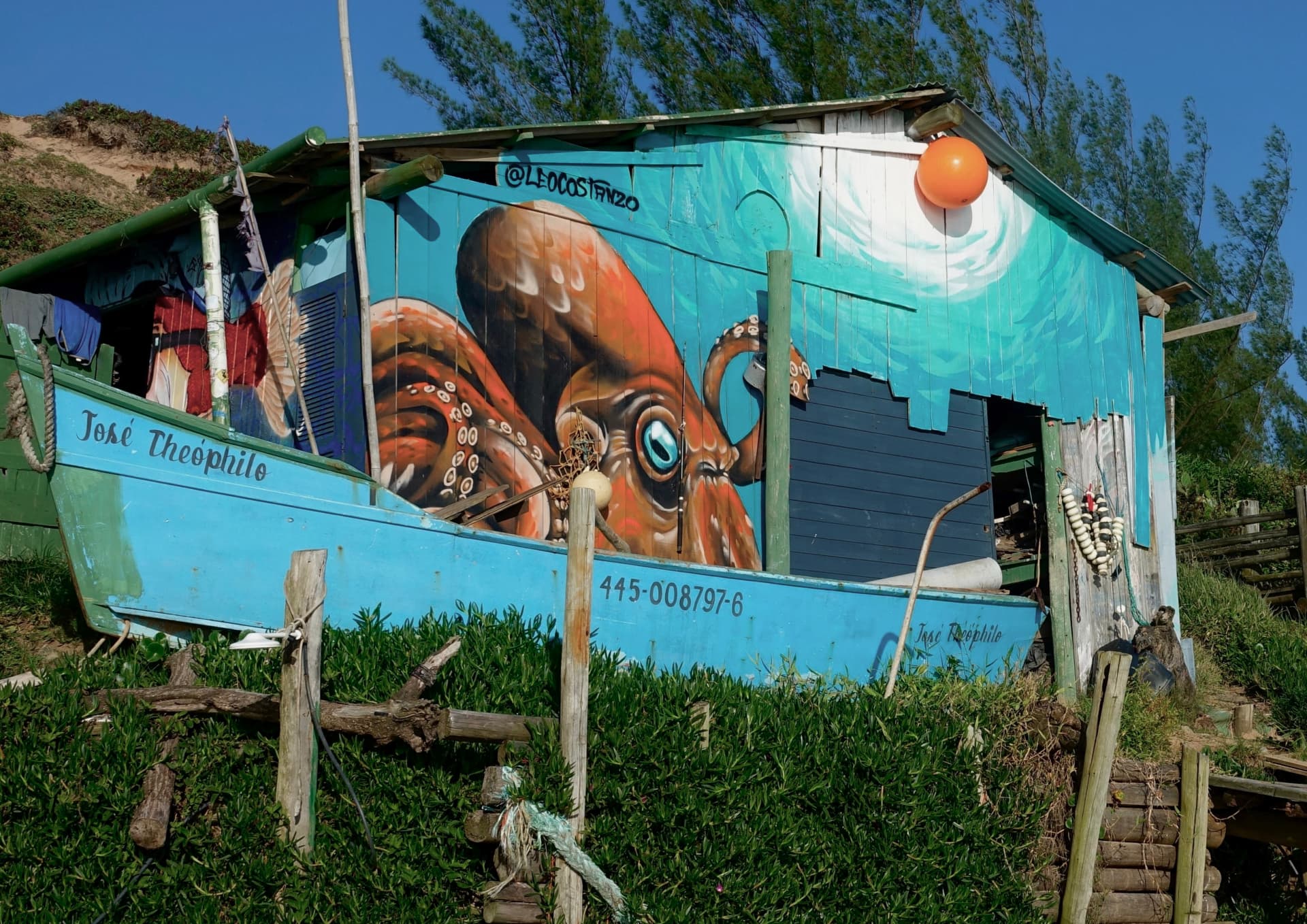 RANCHO DE PESCA — Praia do Rosa, SC, Brasil 1
